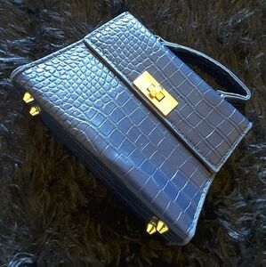 NAVY FAUX ALLIGATOR SKIN CLUTCH